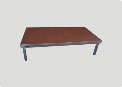 B&uuml;hnenpodeste 'B&uuml;tec'  