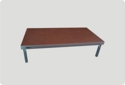 B&uuml;hnenpodeste 'B&uuml;tec' 